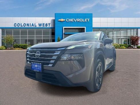 Used 2025 Nissan Rogue SV AWD/4WD image 2