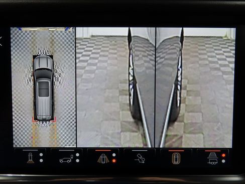 Used 2024 GMC Yukon XL Denali w/ Advanced Technology Package image 21