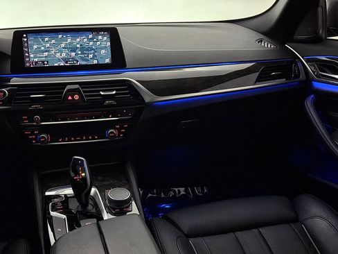 Used 2019 BMW 530i w/ M Sport Package image 28