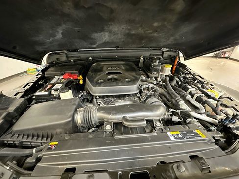 Used 2021 Jeep Wrangler Sahara w/ Cold Weather Group image 34