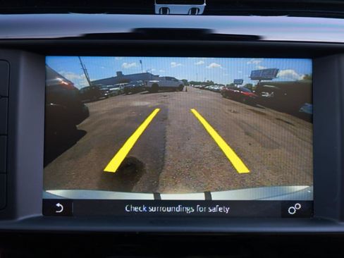 Used 2017 Jaguar XE Premium RWD image 37
