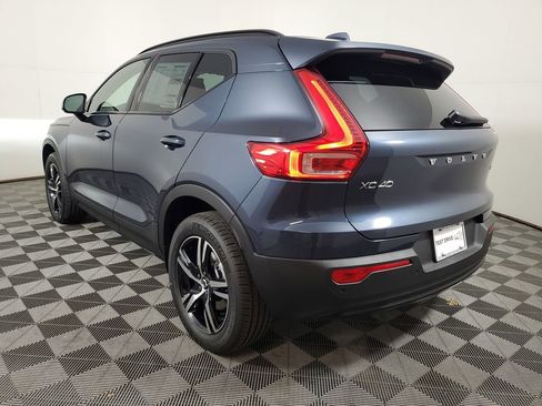 New 2026 Volvo XC40 B5 Core AWD/4WD image 4