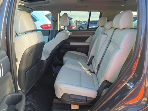 Used 2025 Hyundai Santa Fe Limited FWD image 15