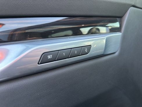 Used 2025 Cadillac Escalade Premium Luxury image 39