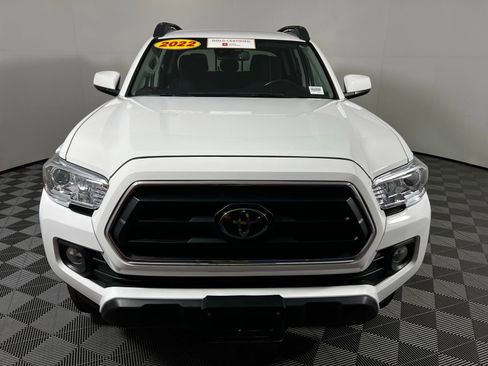 Certified 2022 Toyota Tacoma SR5 image 2