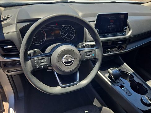 Used 2024 Nissan Rogue SV AWD/4WD image 16