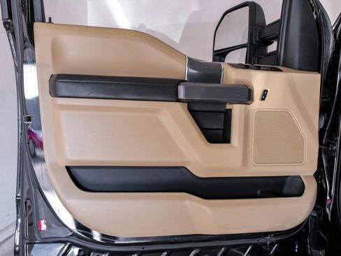 Used 2017 Ford F150 XLT w/ Equipment Group 302A Luxury image 40