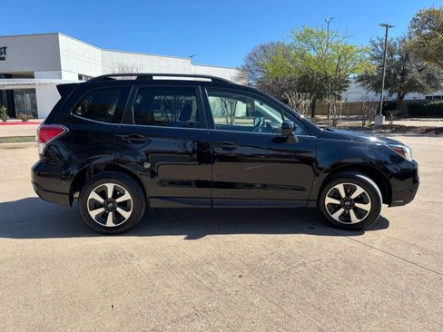 Used 2017 Subaru Forester 2.5i Limited AWD/4WD image 5