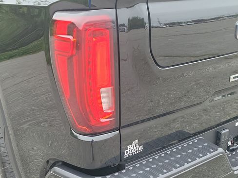 Used 2025 GMC Sierra 1500 Denali AWD/4WD image 11