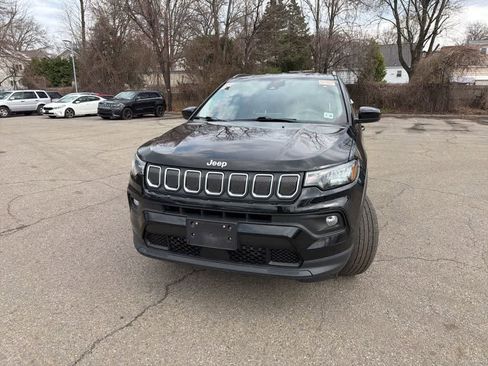 Used 2022 Jeep Compass Latitude image 31