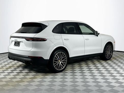 Used 2023 Porsche Cayenne Platinum Edition image 5