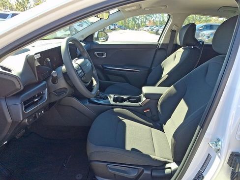 New 2026 Kia K4 FWD image 11