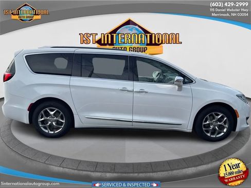 Used 2018 Chrysler Pacifica Limited FWD image 10