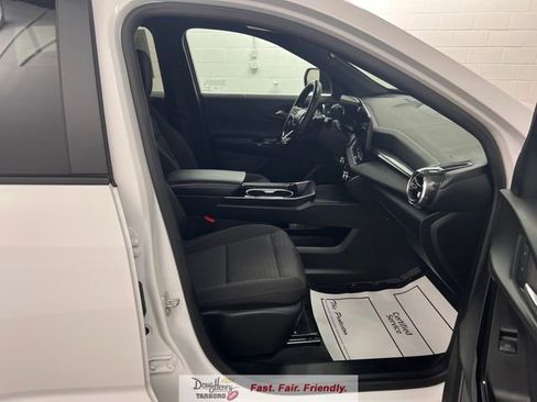 Used 2025 Chevrolet Equinox LT FWD image 40