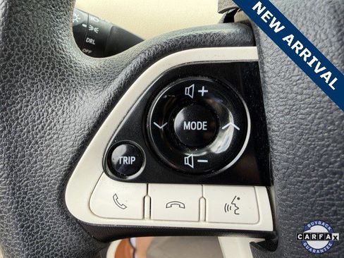 Used 2018 Toyota Prius Two image 10