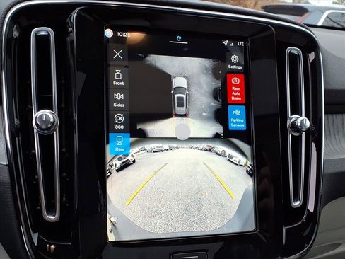 New 2026 Volvo XC40 B5 Plus w/ Protection Package Premier image 21