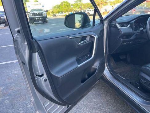 Used 2020 Toyota RAV4 XSE AWD/4WD image 5