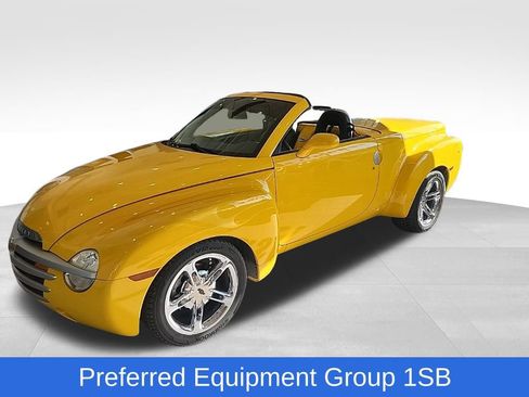Used 2004 Chevrolet SSR w/ Preferred Equipment Group image 10