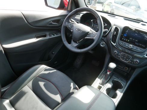 Used 2024 Chevrolet Equinox RS w/ RS Leather Package AWD/4WD image 9