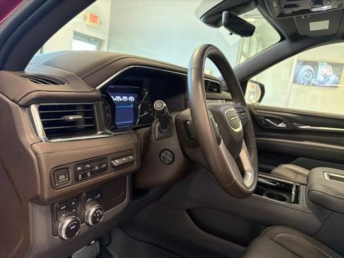 Used 2021 GMC Yukon Denali w/ Denali Premium Package AWD/4WD image 29