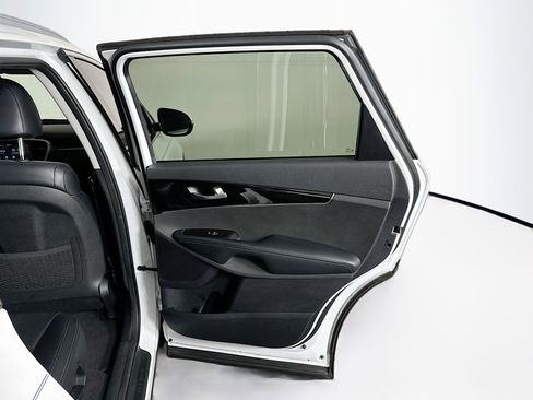 Used 2019 Kia Sorento EX image 30