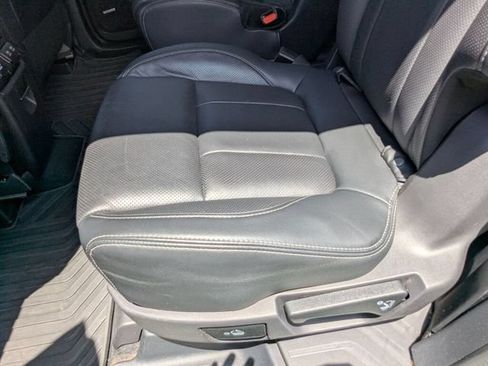Used 2022 Subaru Ascent Touring AWD/4WD image 34