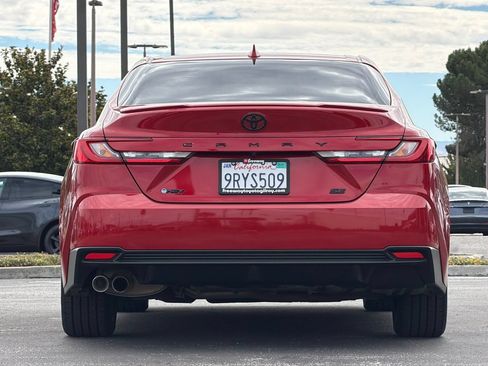 Used 2025 Toyota Camry SE w/ Convenience Package FWD image 6