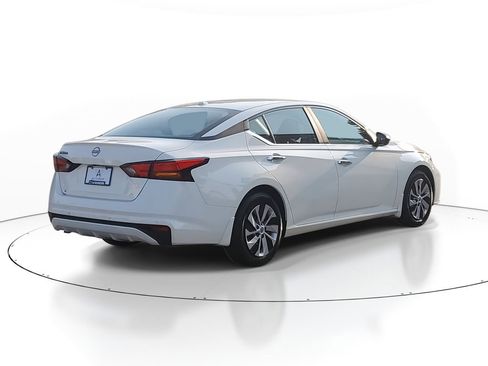 Used 2025 Nissan Altima 2.5 S image 4