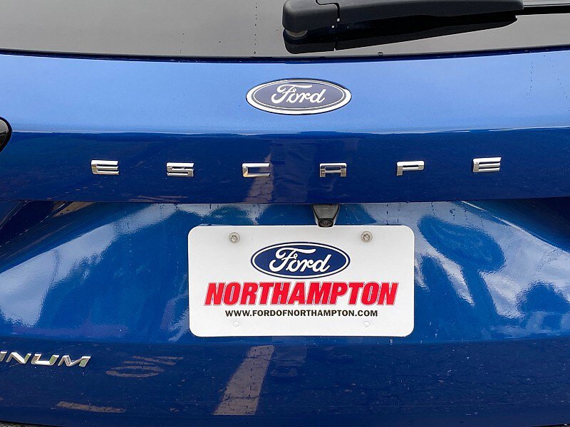 Used 2023 Ford Escape Platinum w/ Class II Trailer Tow Package AWD/4WD image 10