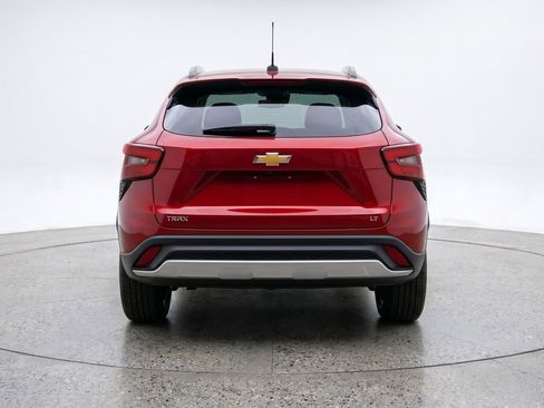 Used 2025 Chevrolet Trax LT FWD image 7
