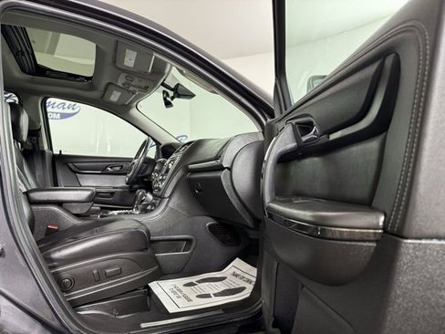 Used 2016 GMC Acadia SLT w/ Open Road Package image 18