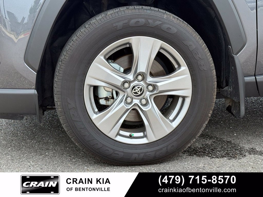 Used 2025 Toyota RAV4 LE AWD/4WD image 34