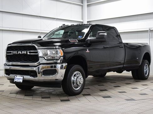 Used 2024 RAM 3500 Tradesman w/ Chrome Appearance Group AWD/4WD image 3