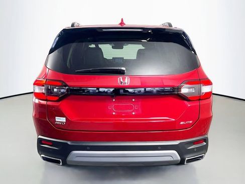 Used 2025 Honda Pilot Elite image 7