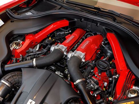 Used 2022 Ferrari Roma RWD image 11