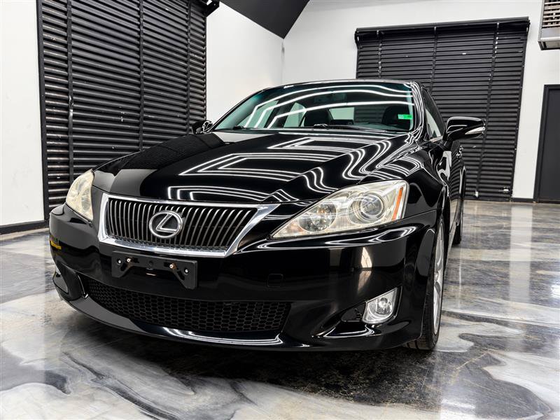 Used 2009 Lexus IS 250 w/ Preferred Accessory Pkg RWD image 2