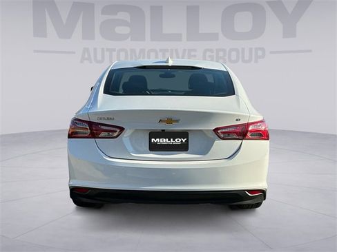 Used 2022 Chevrolet Malibu LT image 4