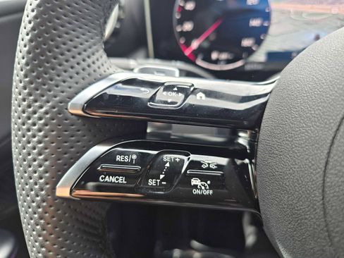 Used 2026 Mercedes-Benz GLC 300 4MATIC image 32