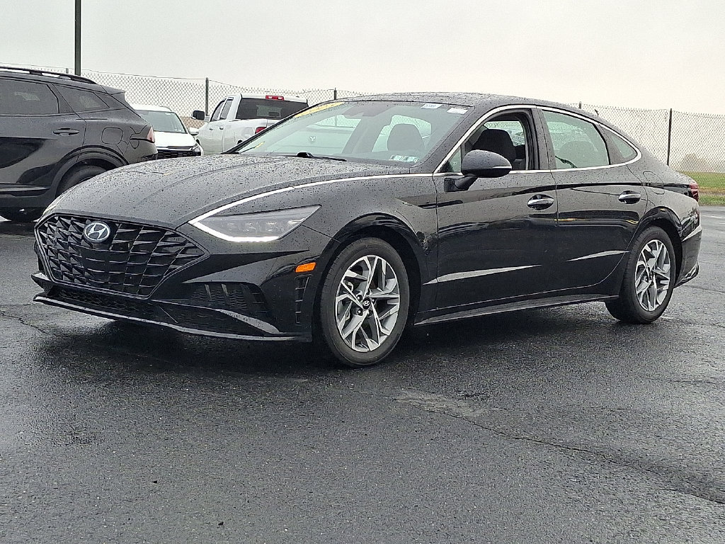 Used 2023 Hyundai Sonata SEL w/ Convenience Package FWD image 3