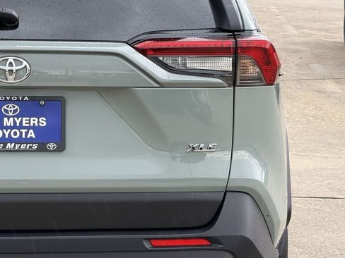 Used 2023 Toyota RAV4 XLE Premium FWD image 9