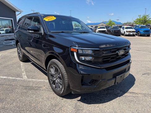Used 2025 Ford Expedition Platinum w/ Stealth Performance Package AWD/4WD image 7