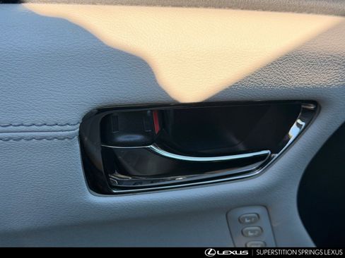 Used 2016 Toyota Avalon Limited image 12