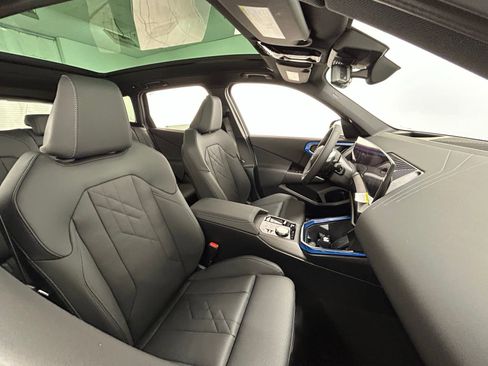 Used 2025 BMW X3 xDrive30i w/ Premium Package image 39