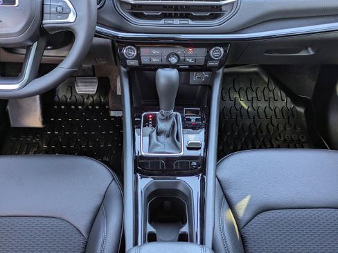 New 2026 Jeep Compass Latitude image 20