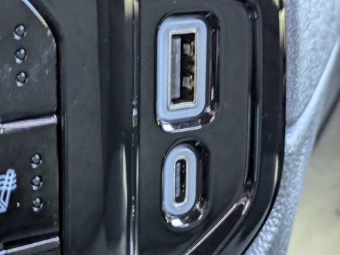 Used 2025 Chevrolet Silverado 1500 ZR2 w/ Technology Package AWD/4WD image 24