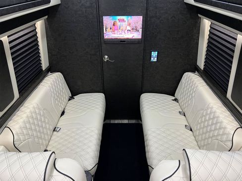Used 2021 Mercedes-Benz Sprinter 3500 image 14