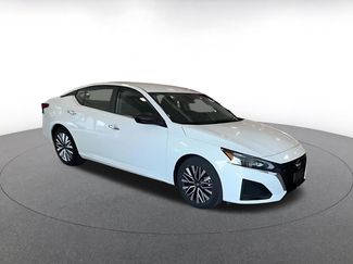 Used 2025 Nissan Altima 2.5 SV video 2