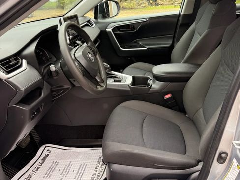 Used 2023 Toyota RAV4 LE AWD/4WD image 10