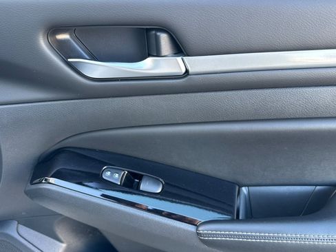 Certified 2023 Nissan Altima 2.5 SV FWD image 19