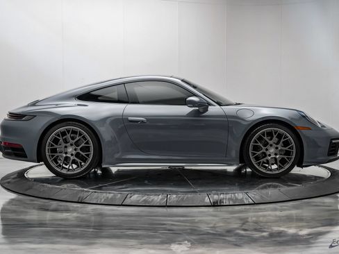 Used 2024 Porsche 911 Carrera RWD image 18